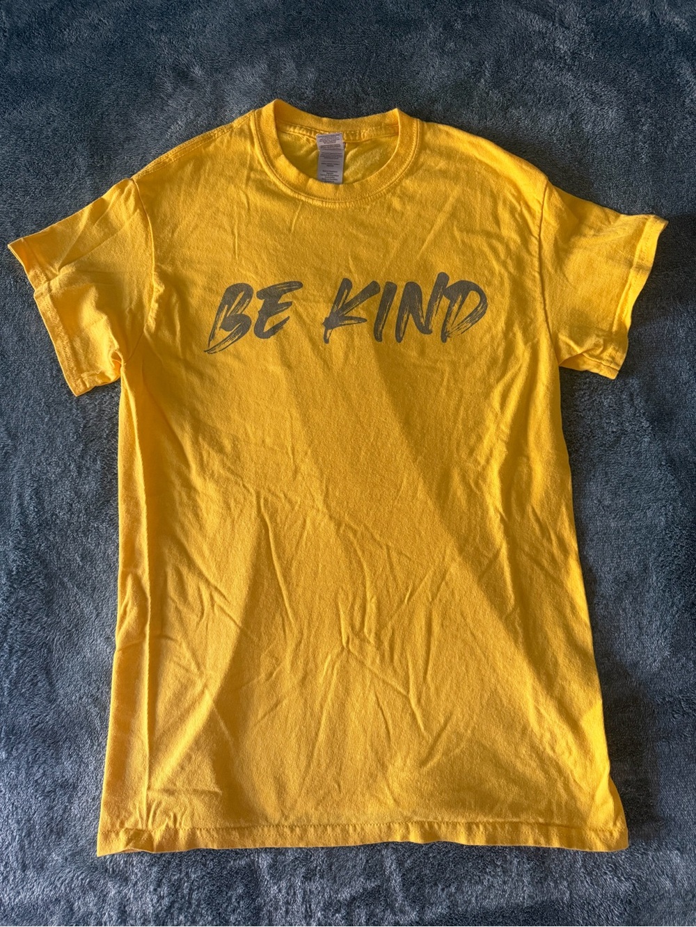 Yellow "Be Kind" Graphic Short Sleeve Tee Size Small